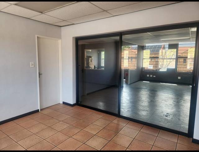 OFFICE PROPERTY TO RENT IN WELTEVREDEN PARK